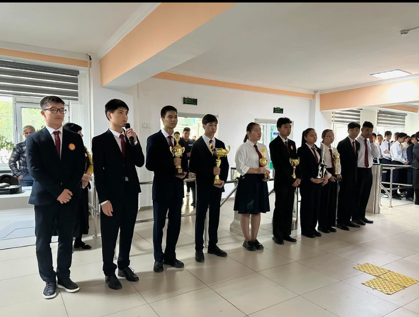 Апталық линейка 10”а” сыныбы, сынып жетекшісі С.Нүркеева