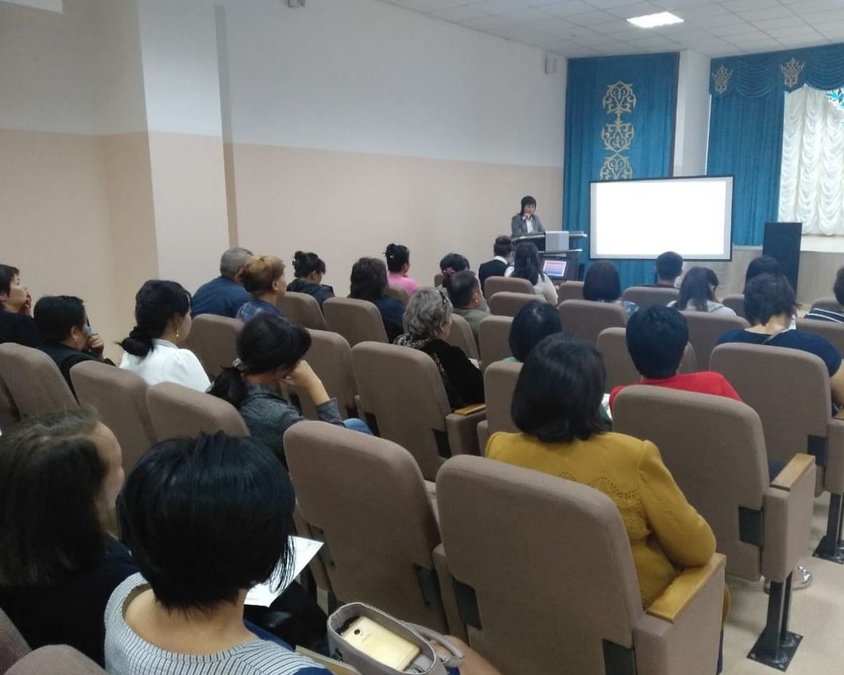 М.Жұмабаев атындағы № 137 ЖББ мектепте ата-аналар жиналысы өтілді.