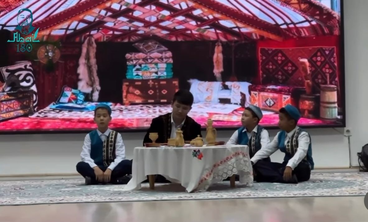 М.Жұмабаев атындағы №137 ЖББ мектепте Абайдың 180 жылдығына орай ереклеік іс шара өтті